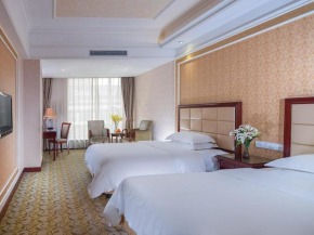 Отель Vienna Hotel Songgang Yanchuan Road  Шэньчжэнь